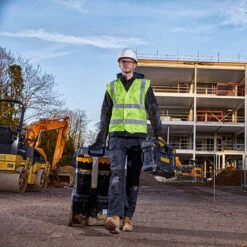 Dewalt DWST1-81078 TSTAK Radio Met Oplaadfunctie 230V/10,8V/12V/18V/54V Li-ion 27 Dewalt DWST1-81078 TSTAK Radio Met Oplaadfunctie 230V/10,8V/12V/18V/54V Li-ion -Efficiënte Gereedschapsopslag 12170 12