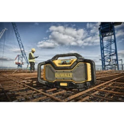 DeWALT DCR027-QW DAB+/FM Bouwradio 230V/10.8V/14.4V/18V Li-ion -Efficiënte Gereedschapsopslag 39396 05