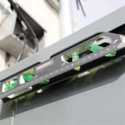 Toughbuilt Massieve Magnetische Torpedo-waterpas 23cm 8 Toughbuilt Massieve Magnetische Torpedo-waterpas 23cm -Efficiënte Gereedschapsopslag 58809 02