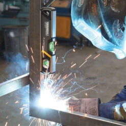 Toughbuilt Magnetische Dooswaterpas Met Verlichting 23cm -Efficiënte Gereedschapsopslag 63340 04